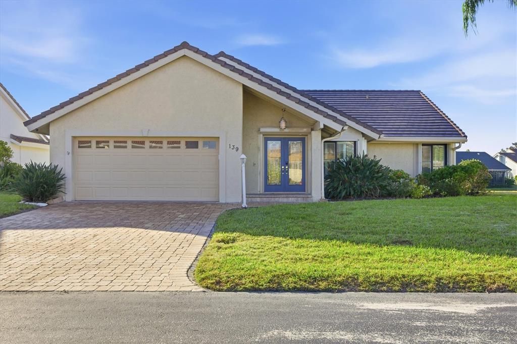 Activo con contrato: $649,900 (3 camas, 2 baños, 1741 Pies cuadrados)