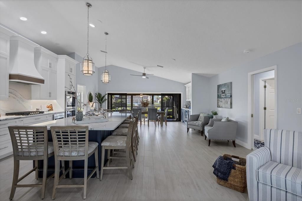 Activo con contrato: $649,900 (3 camas, 2 baños, 1741 Pies cuadrados)