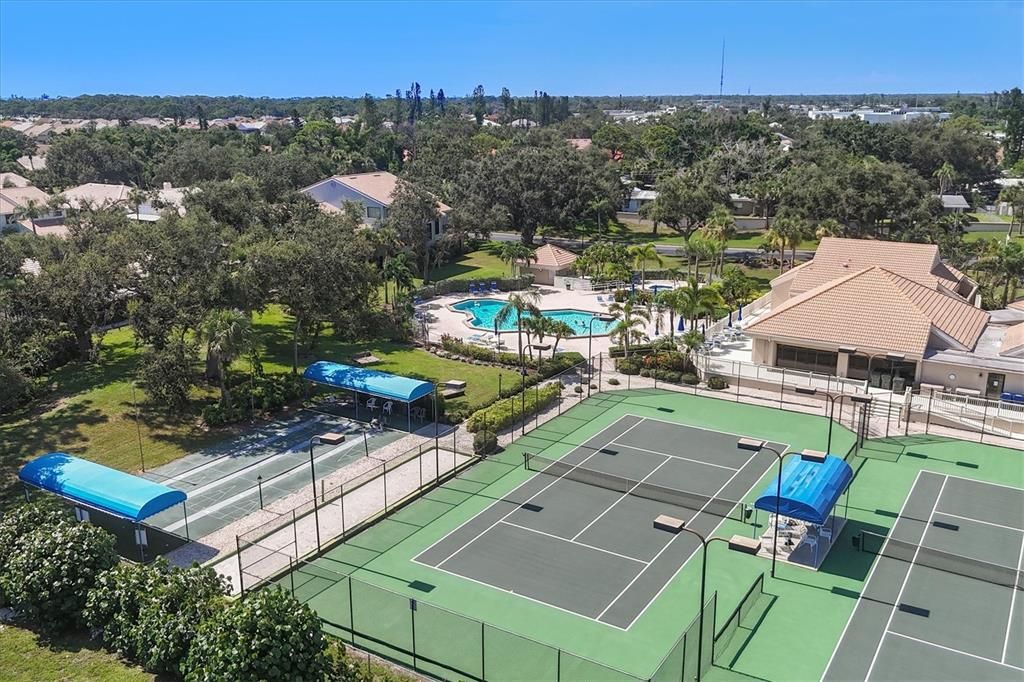 Activo con contrato: $649,900 (3 camas, 2 baños, 1741 Pies cuadrados)