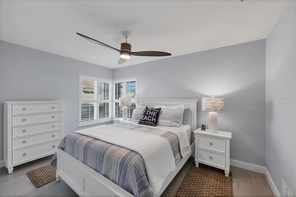 Activo con contrato: $649,900 (3 camas, 2 baños, 1741 Pies cuadrados)