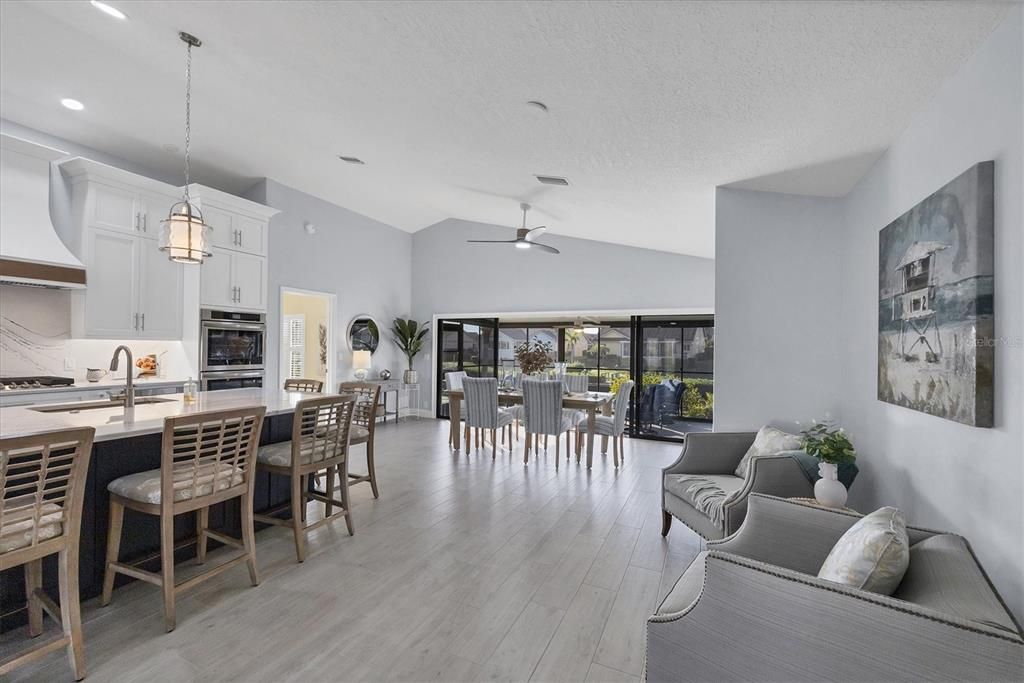 Activo con contrato: $649,900 (3 camas, 2 baños, 1741 Pies cuadrados)