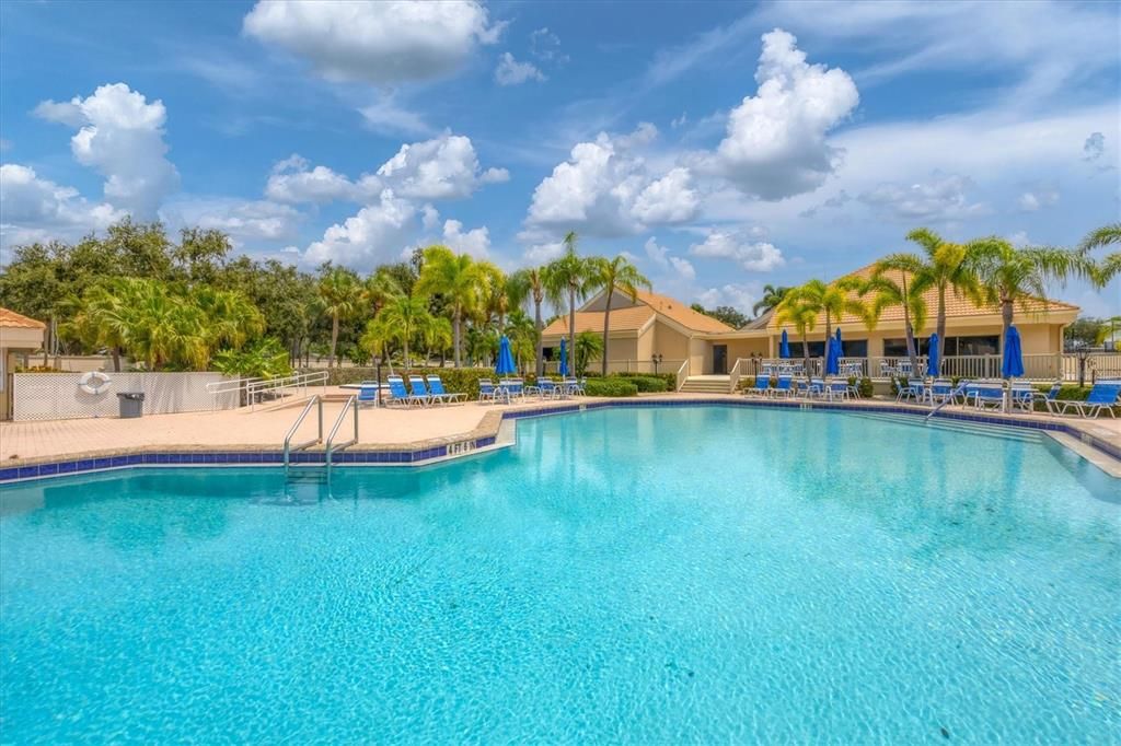 Activo con contrato: $649,900 (3 camas, 2 baños, 1741 Pies cuadrados)