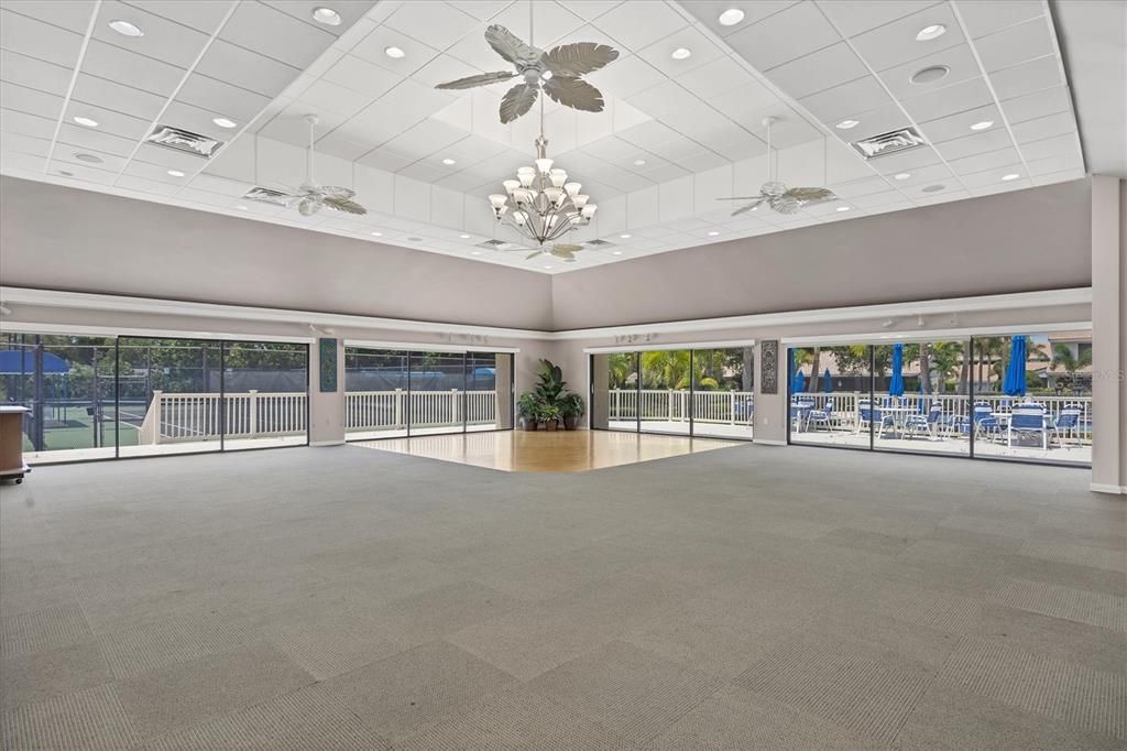 Activo con contrato: $649,900 (3 camas, 2 baños, 1741 Pies cuadrados)