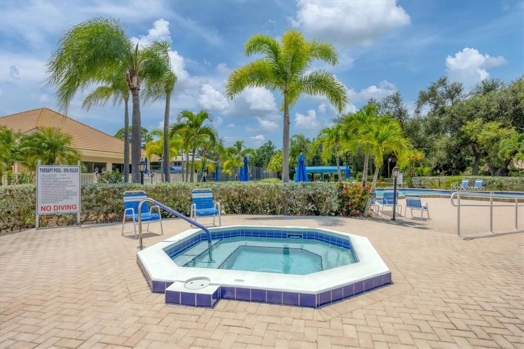 Activo con contrato: $649,900 (3 camas, 2 baños, 1741 Pies cuadrados)