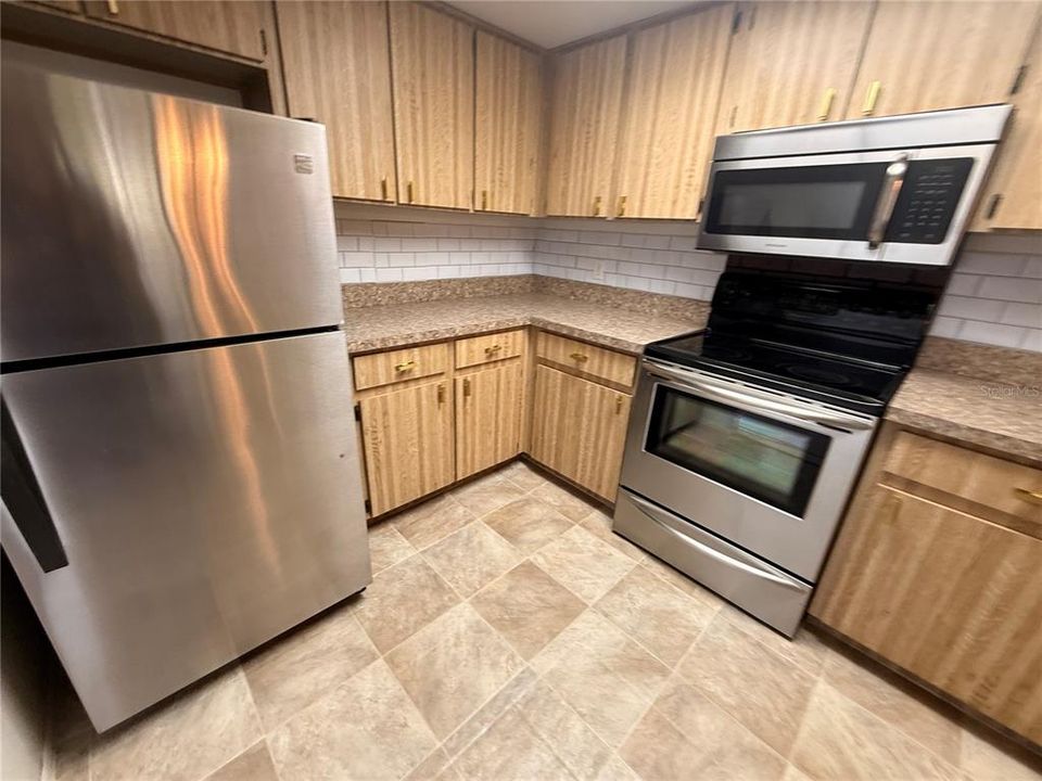На продажу: $117,000 (2 спален, 1 ванн, 1008 Квадратных фут)