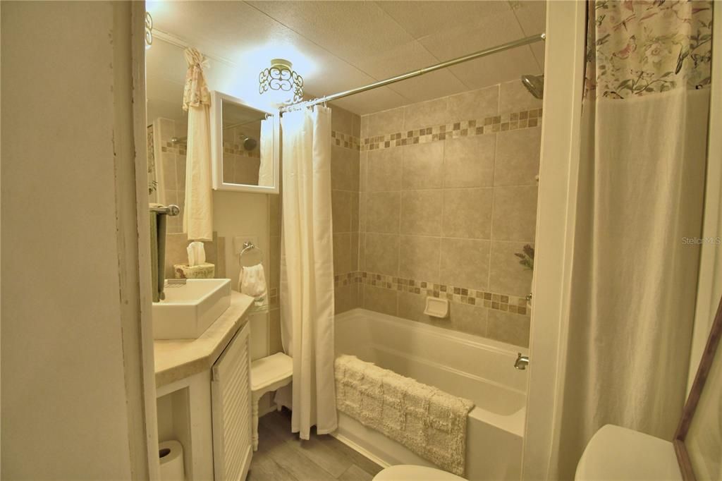 Activo con contrato: $123,000 (2 camas, 2 baños, 1204 Pies cuadrados)
