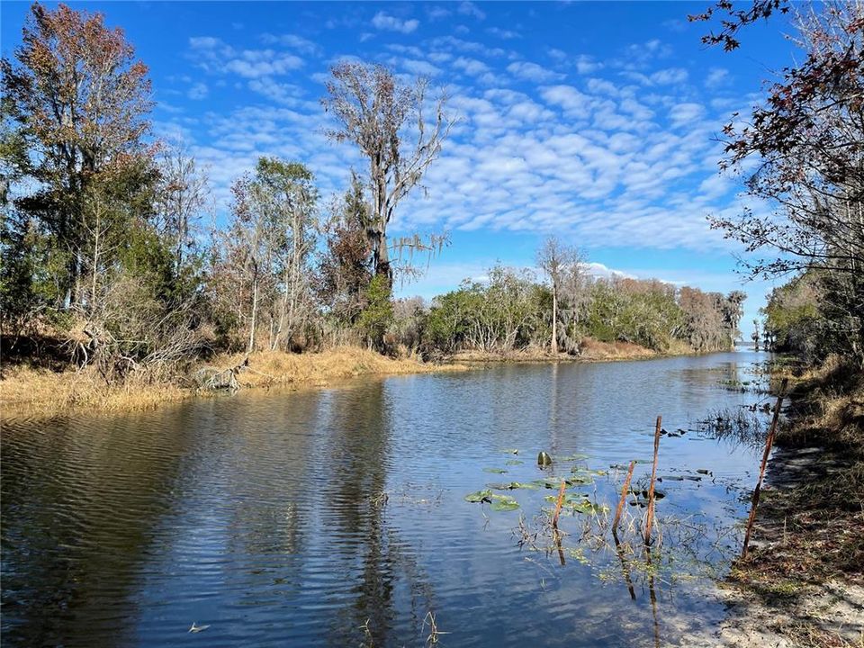 For Sale: $1,500,000 (28.49 acres)