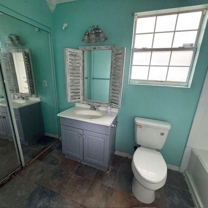 Activo con contrato: $124,000 (3 camas, 2 baños, 1758 Pies cuadrados)