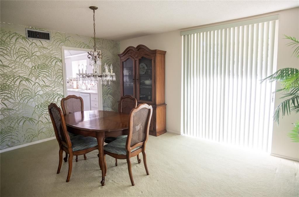 Activo con contrato: $155,000 (2 camas, 2 baños, 1545 Pies cuadrados)