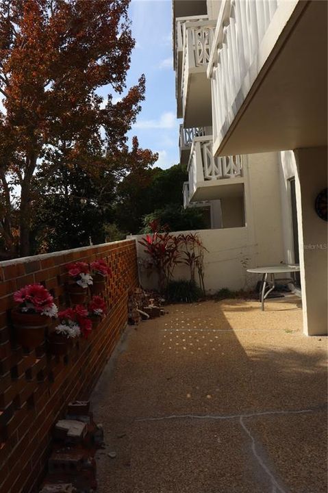 Activo con contrato: $155,000 (2 camas, 2 baños, 1545 Pies cuadrados)