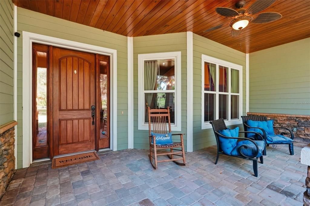 For Sale: $950,000 (3 beds, 2 baths, 2060 Square Feet)