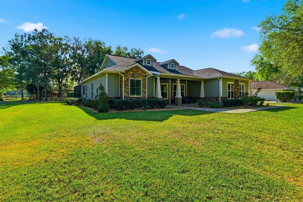 For Sale: $950,000 (3 beds, 2 baths, 2060 Square Feet)