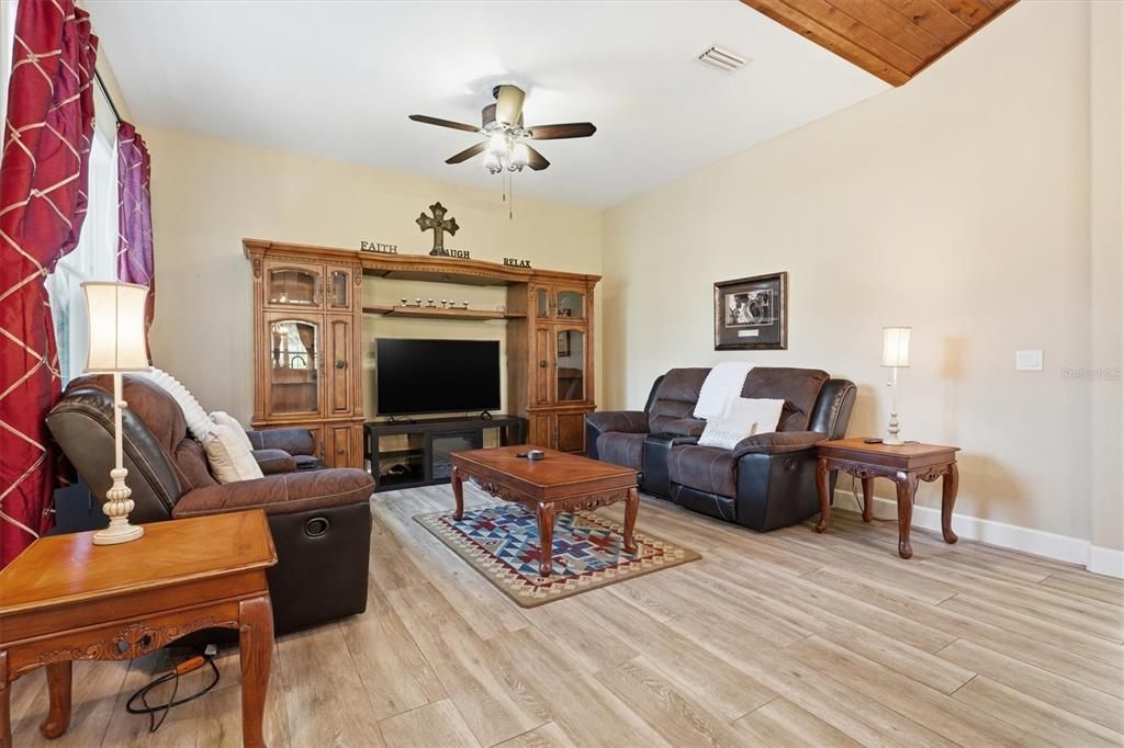 For Sale: $950,000 (3 beds, 2 baths, 2060 Square Feet)