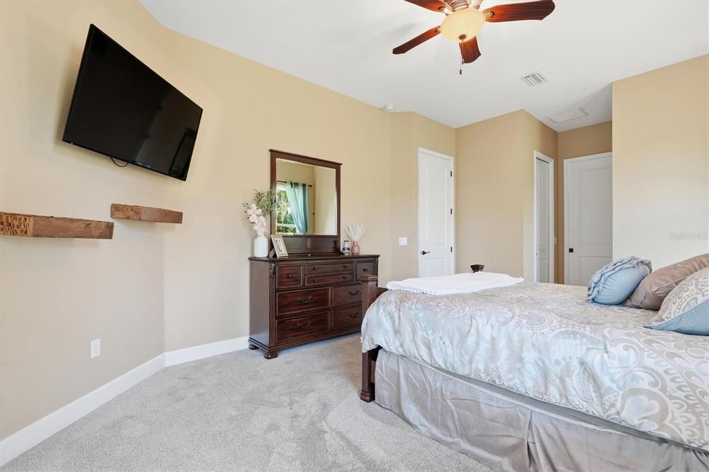 For Sale: $950,000 (3 beds, 2 baths, 2060 Square Feet)