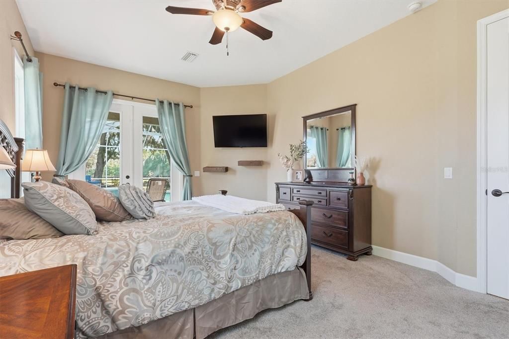 For Sale: $950,000 (3 beds, 2 baths, 2060 Square Feet)