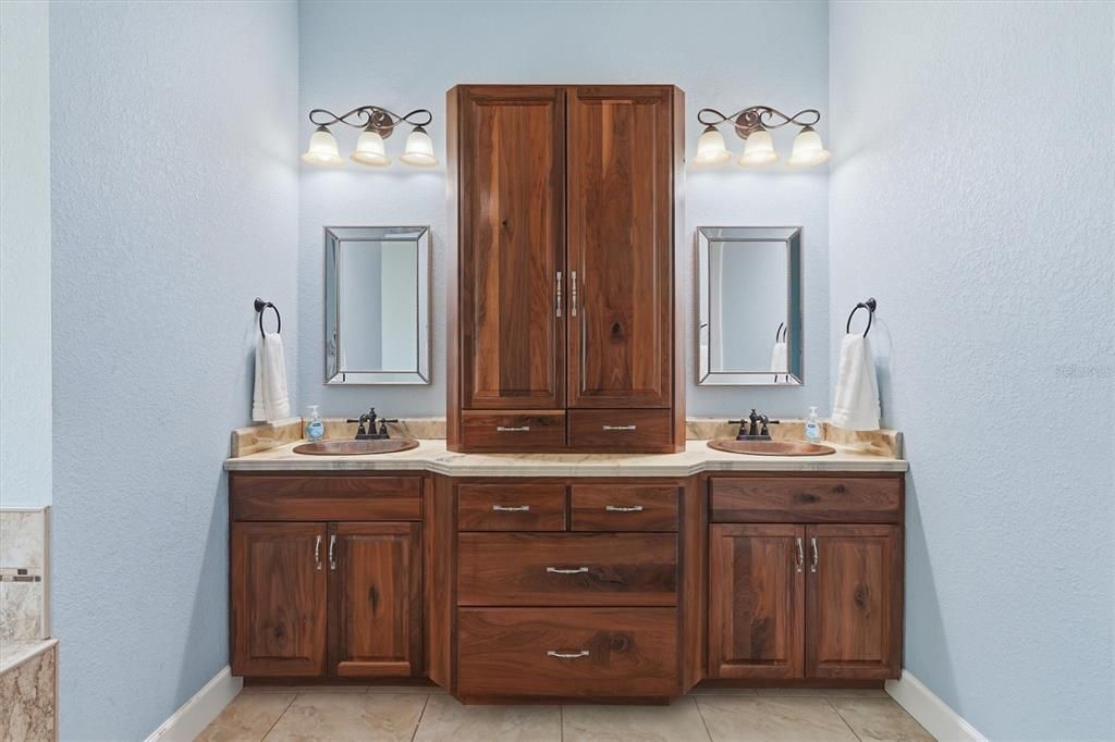 For Sale: $950,000 (3 beds, 2 baths, 2060 Square Feet)