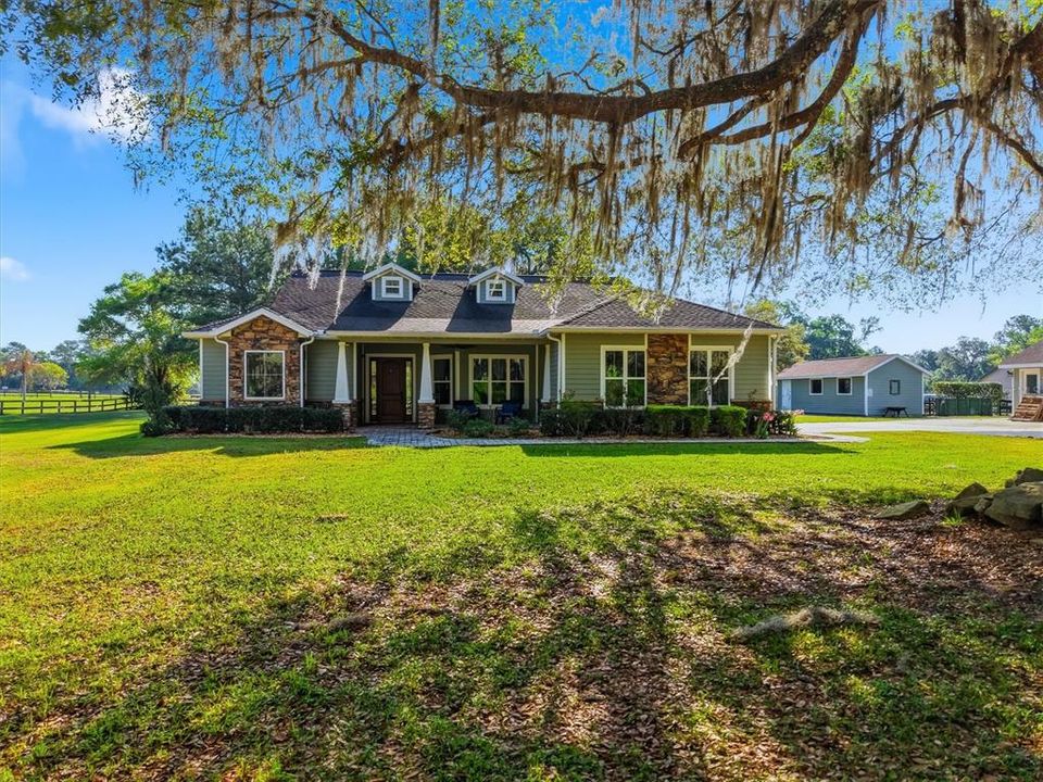 For Sale: $950,000 (3 beds, 2 baths, 2060 Square Feet)