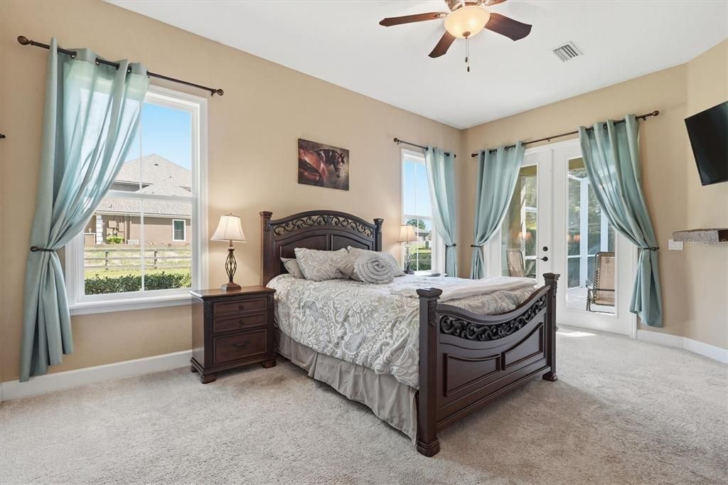 For Sale: $950,000 (3 beds, 2 baths, 2060 Square Feet)