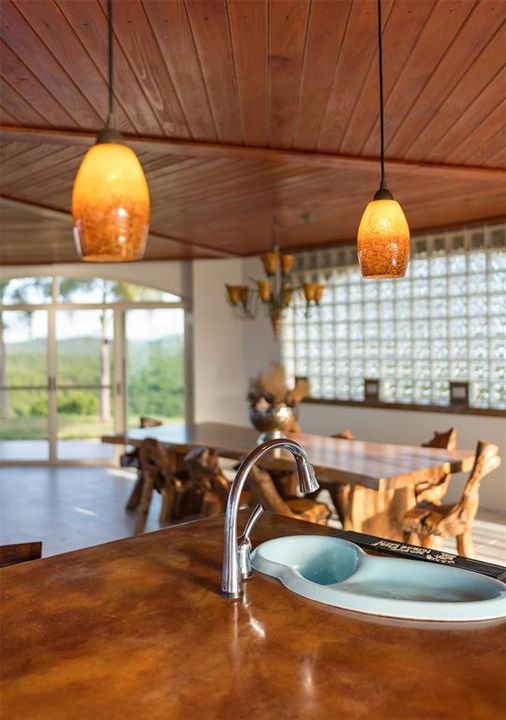En Venta: $2,228,000 (4 camas, 3 baños, 3700 Pies cuadrados)