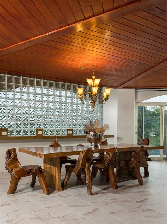 En Venta: $2,228,000 (4 camas, 3 baños, 3700 Pies cuadrados)