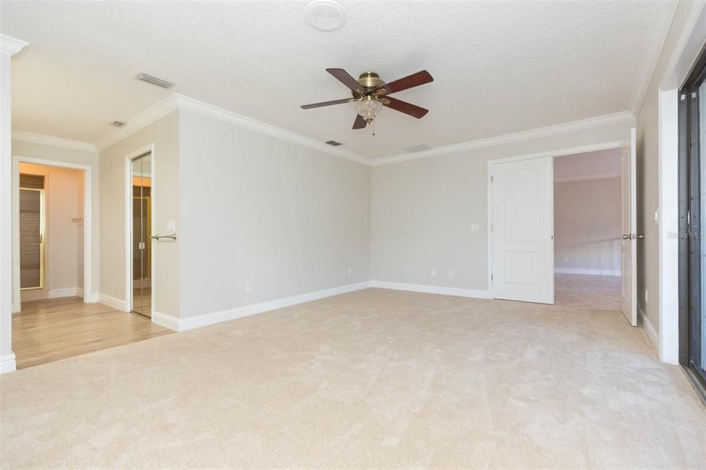 Active With Contract: $2,400 (3 beds, 3 baths, 2260 Square Feet)