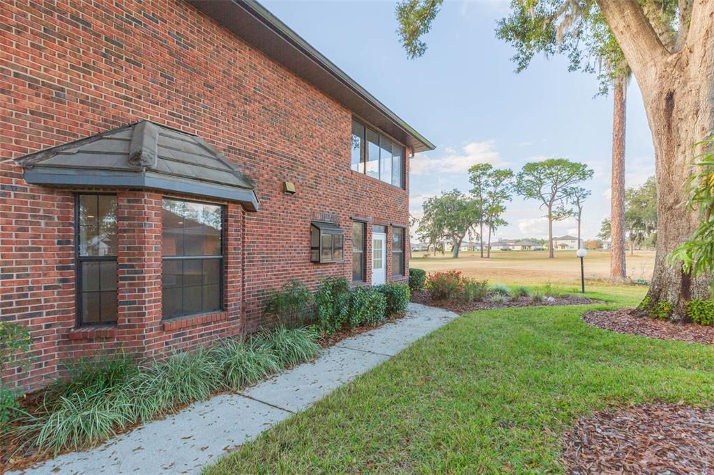 Active With Contract: $2,400 (3 beds, 3 baths, 2260 Square Feet)