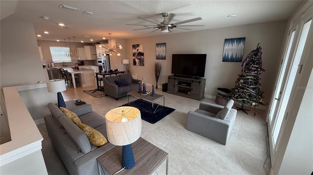 En Venta: $524,999 (4 camas, 3 baños, 2114 Pies cuadrados)