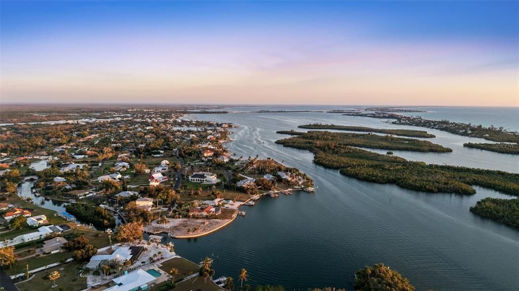 На продажу: $114,900 (0.66 acres)