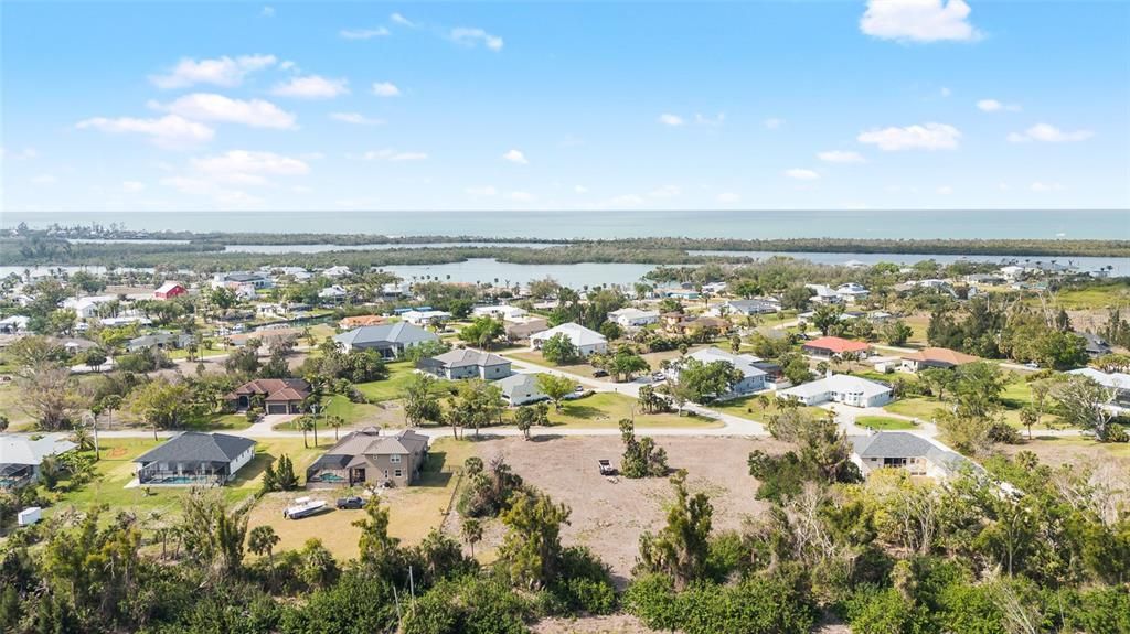 На продажу: $114,900 (0.66 acres)