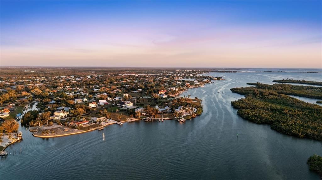 На продажу: $114,900 (0.66 acres)