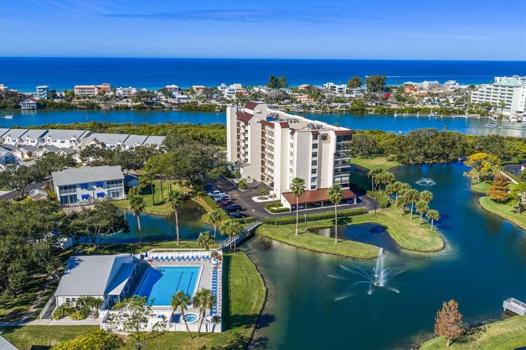 Recently Sold: $240,000 (2 beds, 2 baths, 1225 Square Feet)