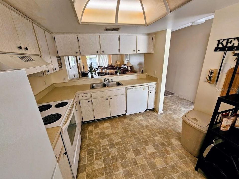 Activo con contrato: $157,000 (2 camas, 2 baños, 1060 Pies cuadrados)
