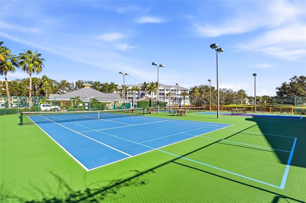 For Sale: $550,000 (2 beds, 2 baths, 1932 Square Feet)