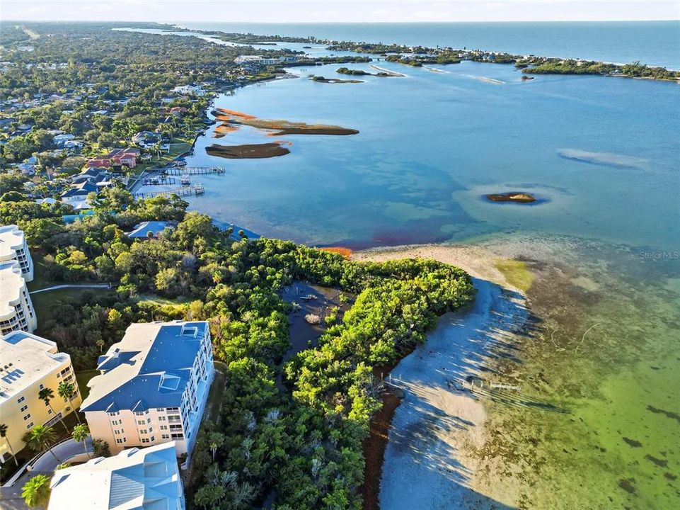 For Sale: $550,000 (2 beds, 2 baths, 1932 Square Feet)