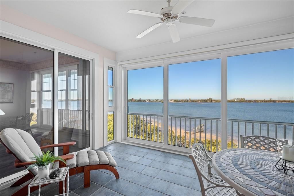 For Sale: $550,000 (2 beds, 2 baths, 1932 Square Feet)