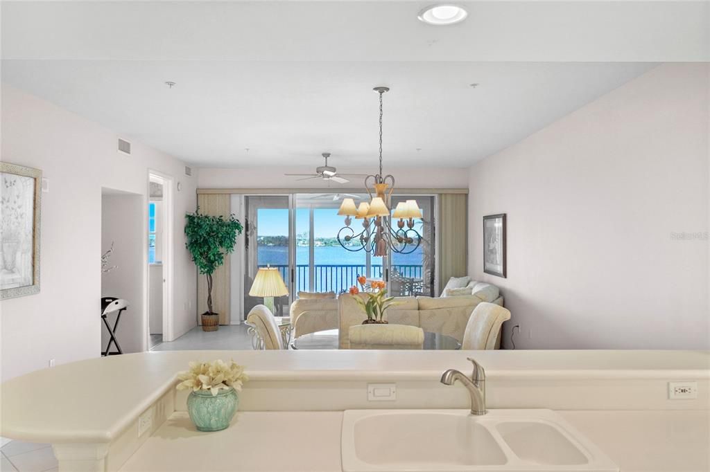 For Sale: $550,000 (2 beds, 2 baths, 1932 Square Feet)