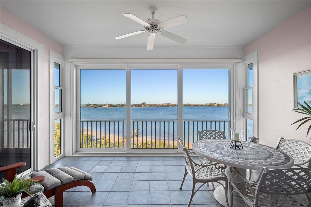 For Sale: $550,000 (2 beds, 2 baths, 1932 Square Feet)