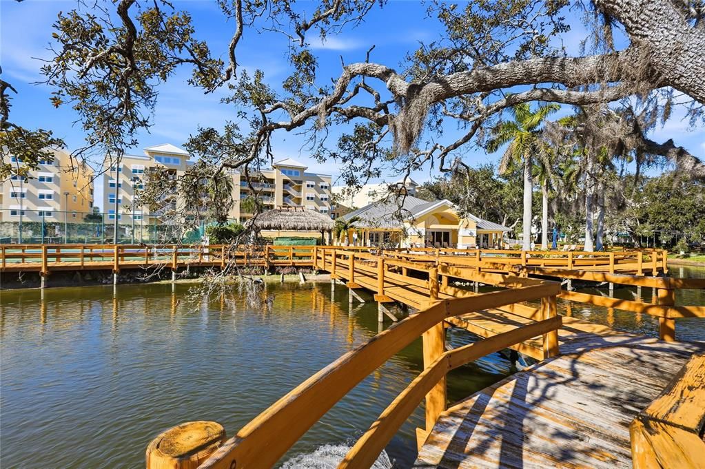 For Sale: $550,000 (2 beds, 2 baths, 1932 Square Feet)