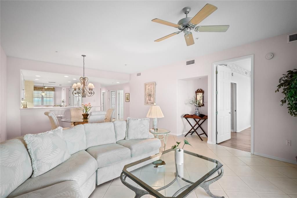 For Sale: $550,000 (2 beds, 2 baths, 1932 Square Feet)