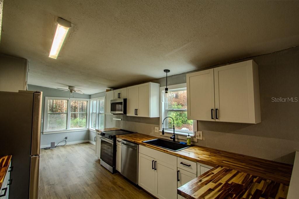 En Venta: $185,000 (3 camas, 2 baños, 1512 Pies cuadrados)