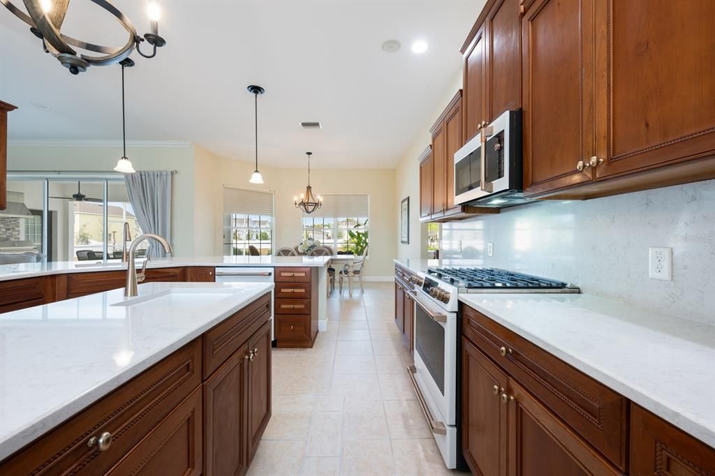 En Venta: $949,000 (3 camas, 3 baños, 3407 Pies cuadrados)