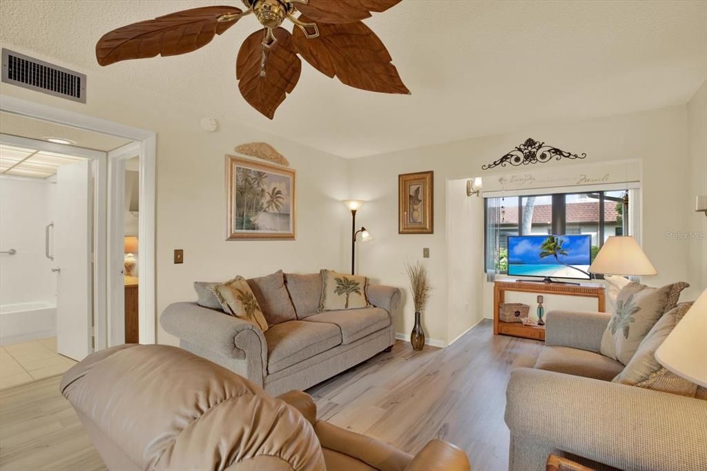 Activo con contrato: $115,000 (1 camas, 1 baños, 640 Pies cuadrados)