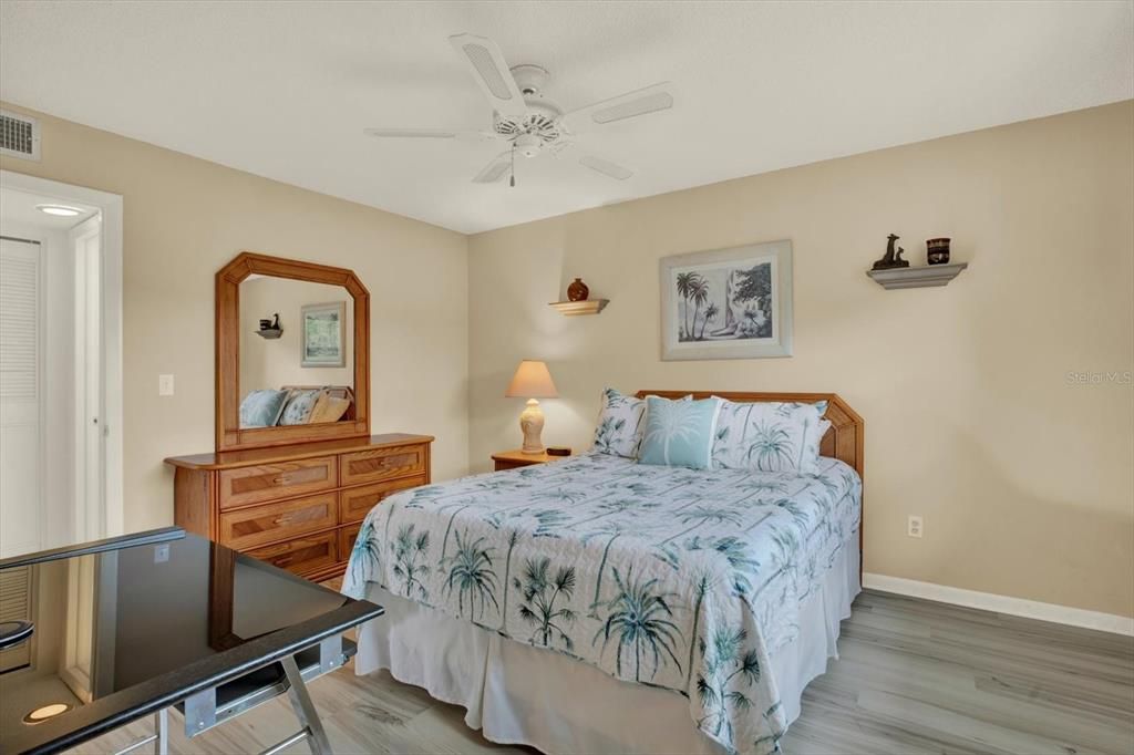 Activo con contrato: $115,000 (1 camas, 1 baños, 640 Pies cuadrados)