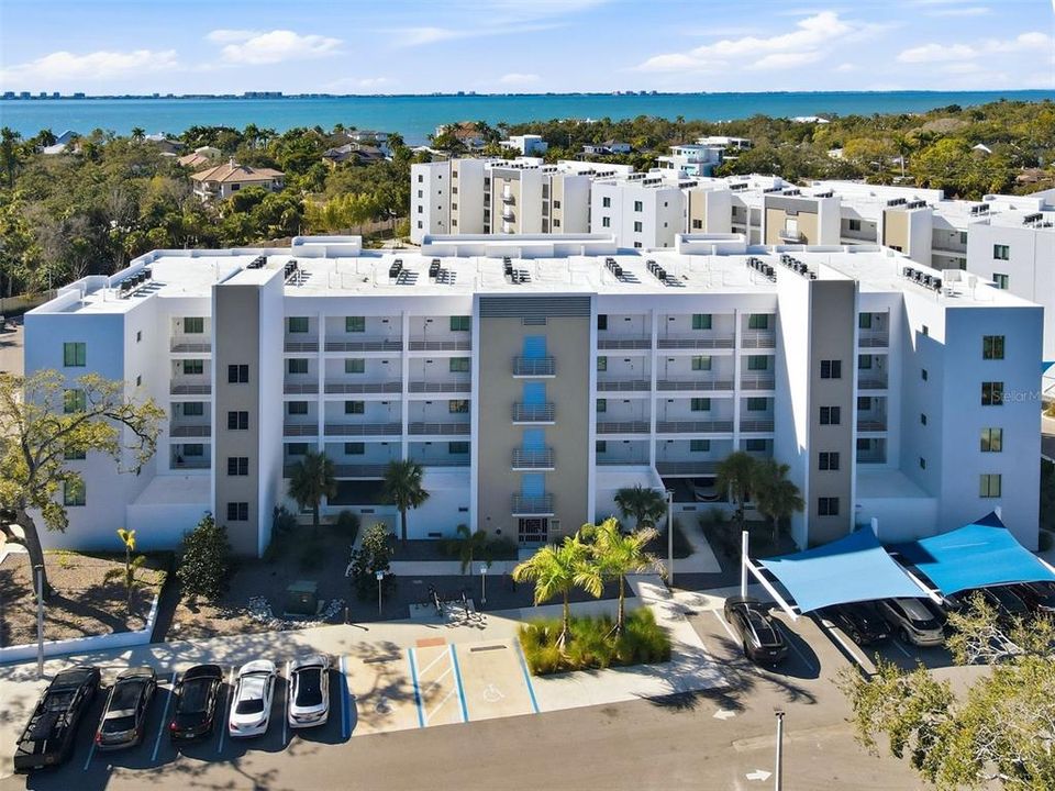 Recently Sold: $559,900 (1 beds, 2 baths, 858 Square Feet)