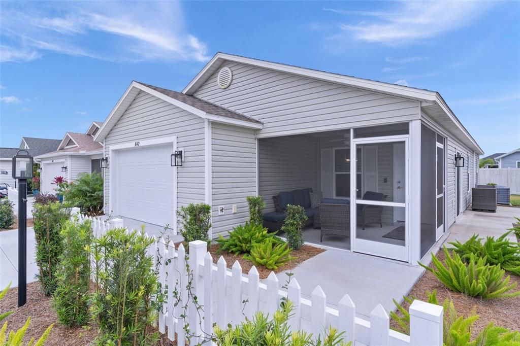 На продажу: $290,000 (2 спален, 2 ванн, 1227 Квадратных фут)