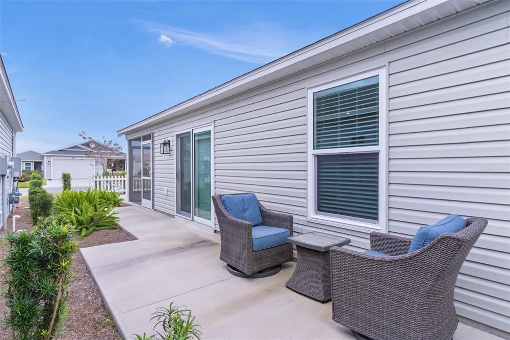 На продажу: $290,000 (2 спален, 2 ванн, 1227 Квадратных фут)