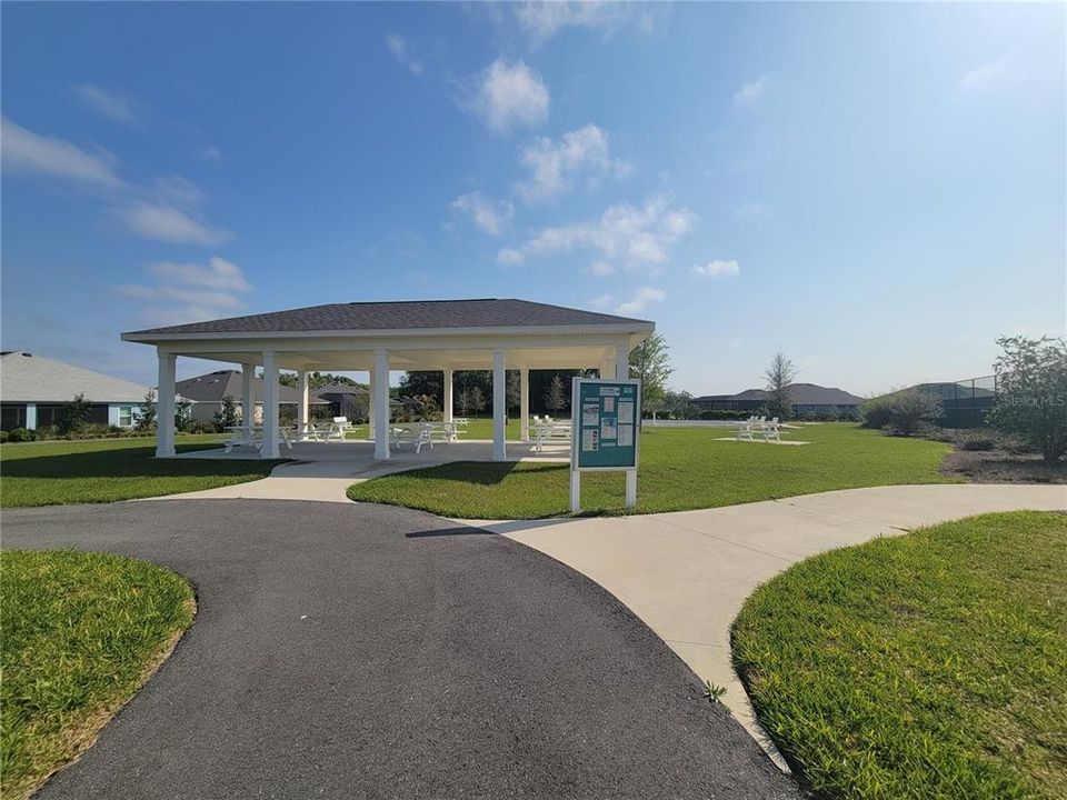 На продажу: $290,000 (2 спален, 2 ванн, 1227 Квадратных фут)