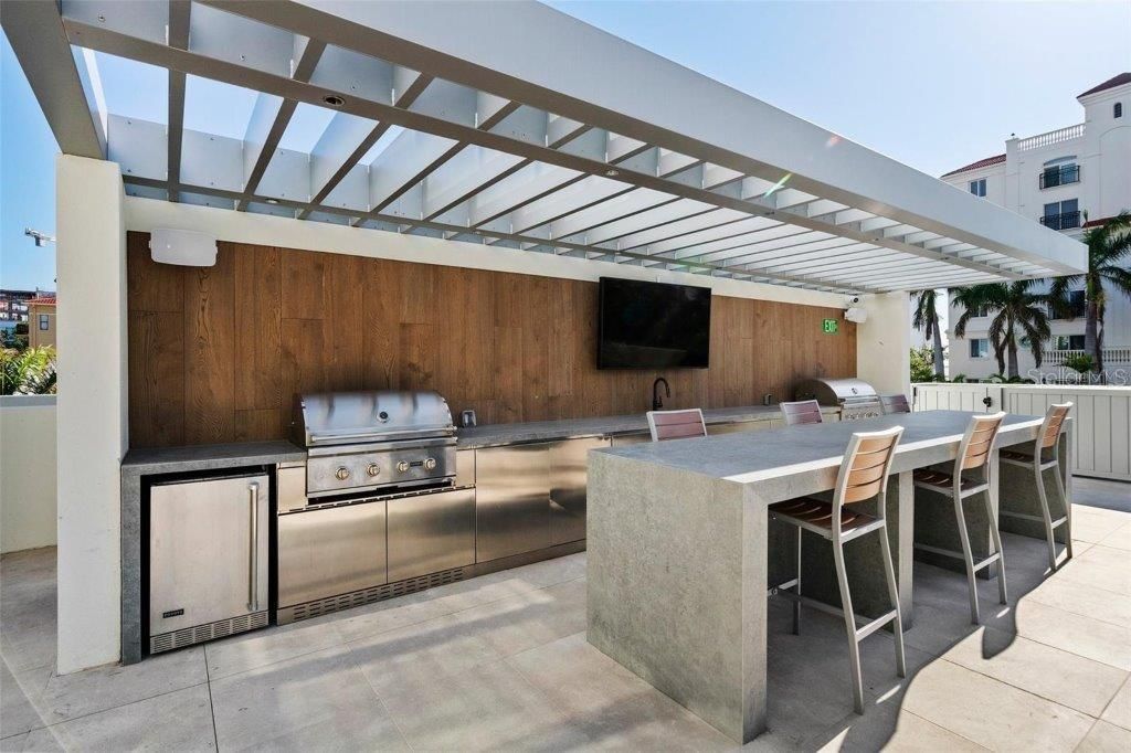 For Sale: $5,995,000 (4 beds, 4 baths, 3576 Square Feet)