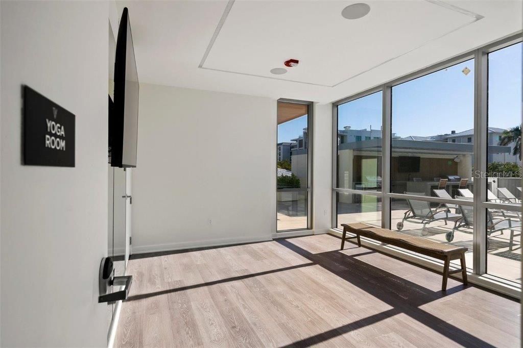 For Sale: $5,995,000 (4 beds, 4 baths, 3576 Square Feet)