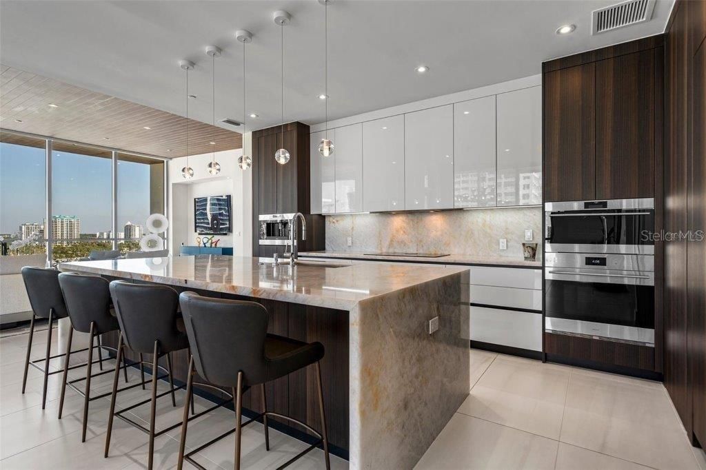 For Sale: $5,995,000 (4 beds, 4 baths, 3576 Square Feet)